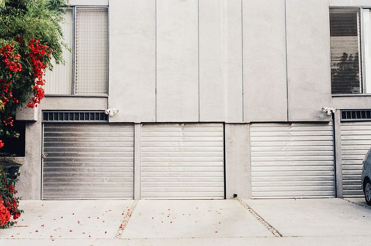 garage-doors-2631247__480